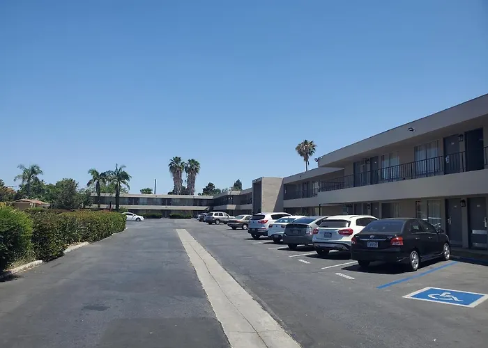 Royal Grand Inn